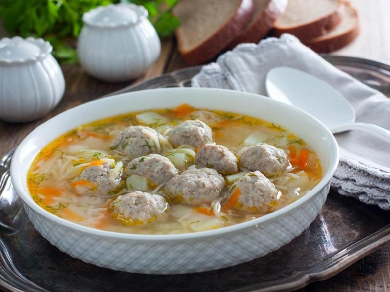 Resep Sup : Sup Bola Daging dan Pasta Resep Sup : Sup Bola Daging dan Pasta