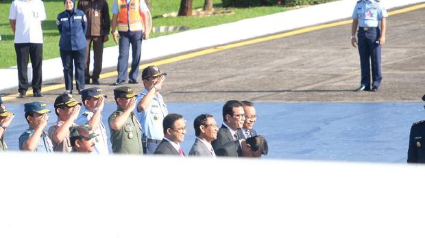 Menteri Kabinet Indonesia Maju mengantar keberangkatan Jokowi ke Uni Emirat Arab