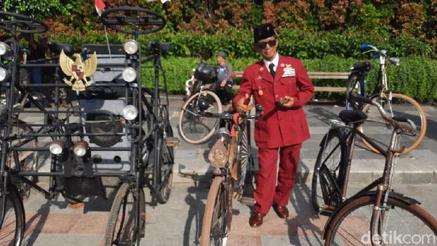 Lewat Onthel, Komunitas Ini Ingin Tularkan Semangat Pahlawan ke Milenial
