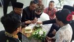 Senyum Semringah Vanessa Angel Resmi Nikah