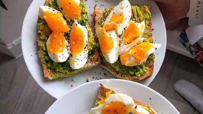 10 Kreasi Avocado Toast Buat Sarapan Kekinian yang Sehat