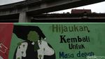 Warna-warni Mural Kritik Sosial Hiasi Dinding Jalan di Ancol