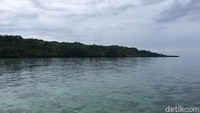 Pulau Karampuang terletak di Desa Karampuang, Kecamatan Mamuju, Kabupaten Mamuju. (Foto: Abdy Febriady/detikcom)