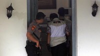 Dalam kasus ini, Wahyu Setiawan telah ditetapkan sebagai tersangka penerima suap dan telah ditahan KPK. Wahyu juga sudah mengajukan surat pengunduran diri sebagai komisioner KPU.