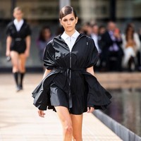 Kaia Gerber di fashion show Longchamp Spring/Summer 2020 di New York Fashion Week, September 2019. Foto: Getty Images