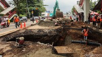 Dinas Perhubungan Kota Tangerang memberlakukan sistem one way di ruas jalan Daan Mogot arah Tangerang Kota. Penerapan ini dilakukan karena kemacetan akibat perbaikan jalan amblas.