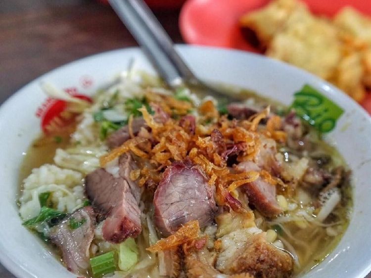 Sluurp! Gurihnya Soto Sapi Ini Bisa Hangatkan Badan Pagi Ini