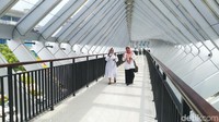 Kalau lagi ke semarang, coba mampir ke Jembatan Sky Bridge ini ya! (Angling Adhitya Purbaya/detikcom)