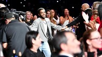 Wajah bahagia Jharrel Jerome yang berhasil mendapatkan piala Critics Choice Awards 2020 lewat penampilannya di When They See Us. Emma McIntyre/Getty Images