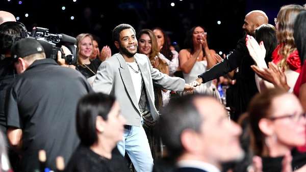 Wajah Cemas dan Tegang Para Nominasi Critics Choice Awards Wajah Cemas dan Tegang Para Nominasi Critics Choice Awards