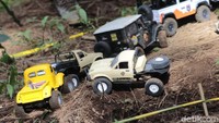 Untuk satu mobil Mini RC dengan skala 1:12, dibanderol mulai dari harga Rp 500 ribu. Namun, kebanyakan para penghobi memodifikasi mobil mereka hingga jutaan rupiah, untuk mengganti gearbox, baterai, remote dan yang lainnya. Foto: Yudha Maulana/detikcom