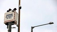 Selain memantau lalu lintas, CCTV ini juga untuk meminimalisir tindak kejahatan di jalan raya.