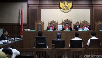 Selain Dirut AP II, sejumlah saksi lain turut dihadirkan dalam sidang tersebut.