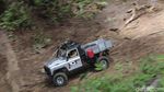 Mobil Remote Control Membelah Hutan Lembang