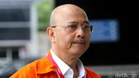 Dzulmi Eldin ditetapkan sebagai tersangka suap oleh KPK usai Wali Kota nonaktif Medan ini terciduk OTT KPK pada Oktober 2019 lalu. Selain Eldin, KPK menetapkan Kepala Dinas Pekerjaan Umum Kota Medan Isa Anshari dan Kasubbag Protokoler Syamsul Fitri Siregar sebagai tersangka.