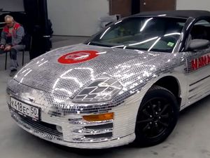 Bikin Silau, Mobil Ini Berlapis 65.000 Potongan Cermin