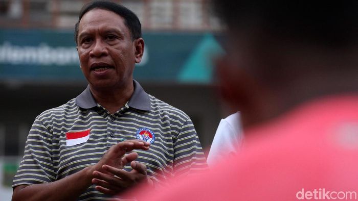 Menpora Hingga Ketum PSSI Pantau Latihan Timnas Timnas U-19 melakukan latihan di Stadion Wibawa Mukti, Cikarang. Pemusatan latihan ini ditonton langsung Menpora Zainudin Amali hingga Ketum PSSI Mochamad Iriawan.