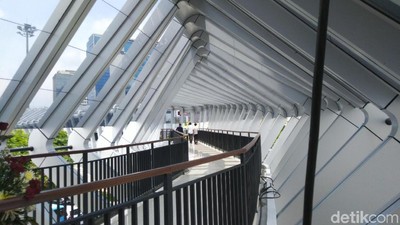 Foto: JPO di Semarang Ini Keren Banget!