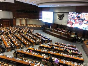 Paripurna DPR Dihujani Interupsi Desakan Bentuk Pansus Jiwasraya-Asabri