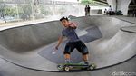 Asyiknya Bermain Skateboard di Skatepark Pasar Rebo