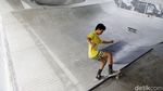 Asyiknya Bermain Skateboard di Skatepark Pasar Rebo