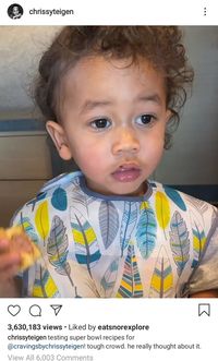 Lucunya Reaksi Miles yang Cicipi Resep Baru Chrissy Teigen