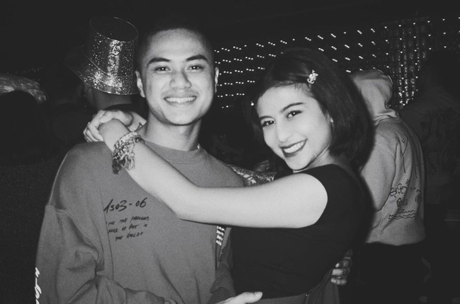 Awkarin pertama kali mengumbar foto bersama dengan Sabian di Instagram pada 2 Januari. ride or die, begitu keterangan foto Awkarin di Instagramnya.  Foto: dok. Instagram @awkarin