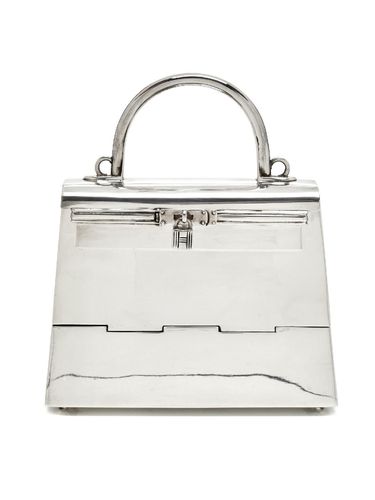 Kylie Jenner Bawa Tas Imut-imut, Ternyata Harganya Capai Rp 2 Miliar