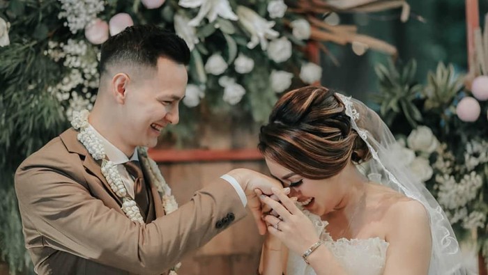 marcell darwin marcell darwin mneikah dengan nabila faisal