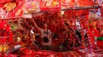 Pernak-pernik Imlek Mulai Merahkan Glodok