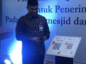 Warga Sumbar Bayar Zakat di Masjid Bisa Pakai QR Code