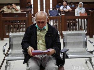 Kivlan Zen Merasa Dikriminalisasi di Kasus Senpi