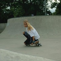 Wanita cantik ini memiliki hobi yang cukup unik. Melihat dari akun Instagramnya, Ksenia suka bermain skateboard.  Foto: Instagram