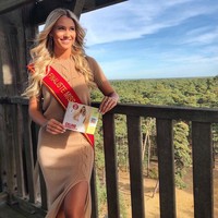 Celine adalah pembicara yang sangat fasih, sesuatu yang sudah ia miliki sejak kecil. Itu sebabnya ia mulai sekolah hukum, dia entrepreneur sejati, kata Darline Devos, penyelenggara kontes. Foto: Instagram