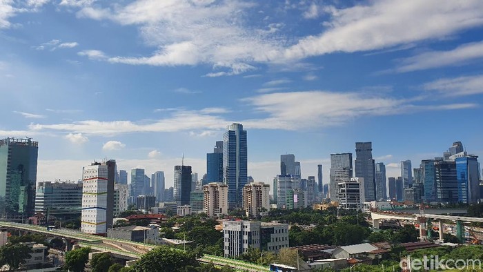 Langit Jakarta cerah pada Selasa (14/1/2020) (Tiara/detikcom)