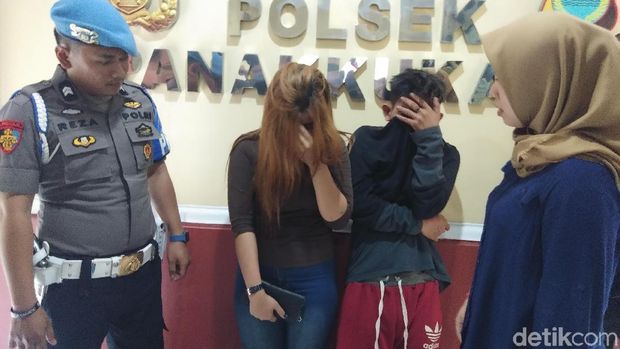 PSK Curi Uang-HP Pelanggan, Tertangkap saat Mobilnya Tabrak Portal