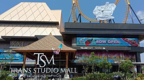 Trans Studio Bali Neonbox Terbakar