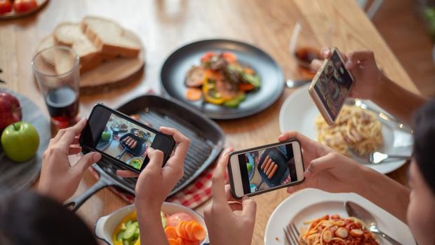 Chef Ini Larang Pengunjung Ambil Foto Makanan di Restorannya, Kenapa Ya?