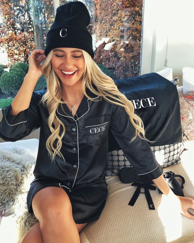 Beruntungnya, wanita yang merupakan sarjana hukum ini terpilih sebagai pemenang Miss Belgium 2020 pada kontes yang berlangsung Sabtu di Proximus Theatre, Adinkerke. Foto: Instagram