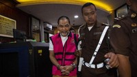 Syahmirwan ditahan terkait kasus dugaan korupsi pengelolaan keuangan dan dana investasi PT Asuransi Jiwasraya. ANTARA FOTO/Dhemas Reviyanto.