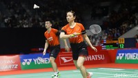 Ganda campuran China itu menang dengan skor 21-14, 21-13.