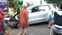 Detik-detik Kecelakaan Beruntun Di Sawangan Yang Tewaskan Driver Ojol