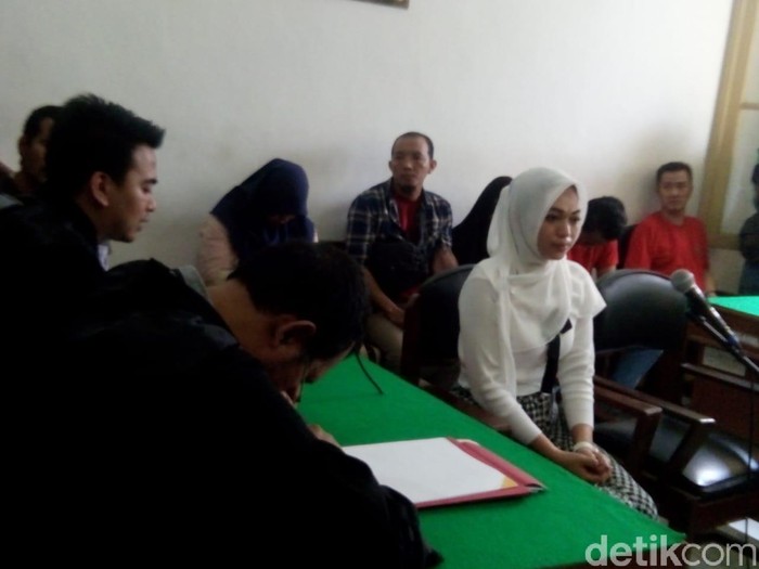 Ahmad Arfah Lubis-detikcom/ Sidang Febi Nur Amelia terdakwa kasus ITE tagih utang via IG