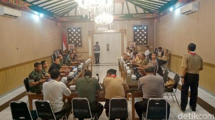 Rakor terkait Keraton Agung Sejagat di Pemkab Purworejo. (Foto: Rinto Heksantoro/detikcom) Rakor terkait Keraton Agung Sejagat di Pemkab Purworejo. (Foto: Rinto Heksantoro/detikcom)