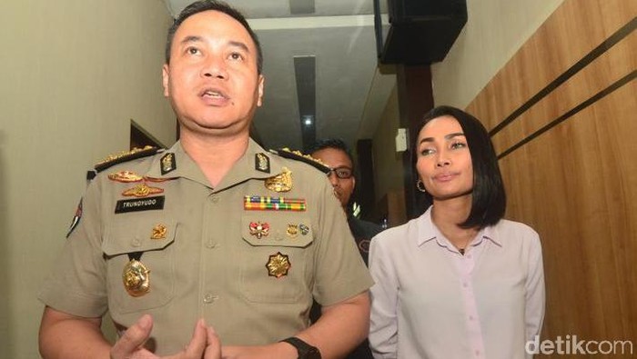 eka deli di polda jatim