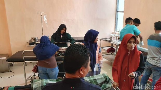 Dua siswa terluka dilarikan ke RSUD Polewali Mandar