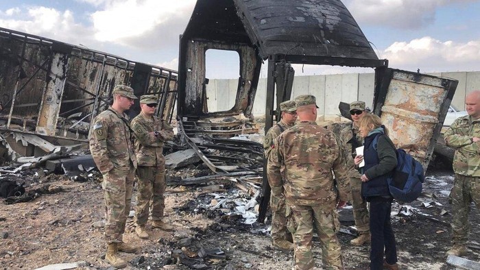 Pangkalan militer AS Ain al-Asad di Irak jadi sasaran rudal Garda Revolusi Iran. Aksi itu dilakukan sebagai balasan atas kematian Jenderal Qasem Soleimani.
