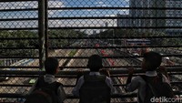Namun sejak beberapa hari ini, langait Jakarta kembali cerah.