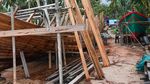 Intip Proses Pembuatan Kapal Motor di Natuna