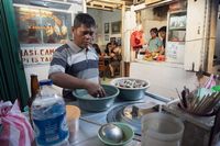 Bagaimana Etika Street Photography, Apakah Harus Minta Izin? 